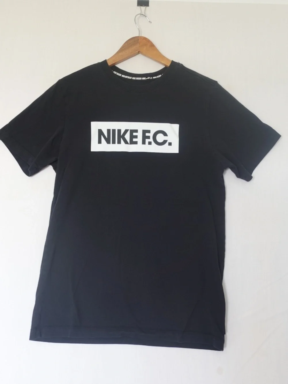 Nike F.C. T-Shirt in black cotton